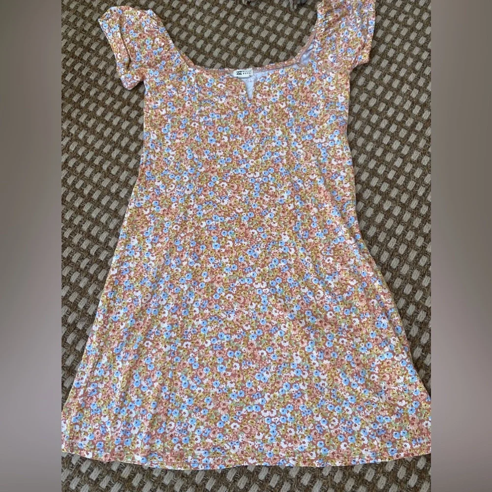 Billabong sundress - Picture 3 of 11